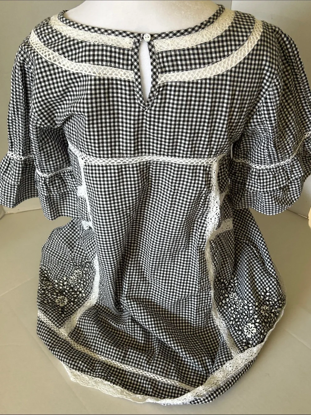FREE PEOPLE SUNNY DAY DRESS BLACK & WHITE FLORAL EMBROIDERY & LACE DETAILS SZ XS